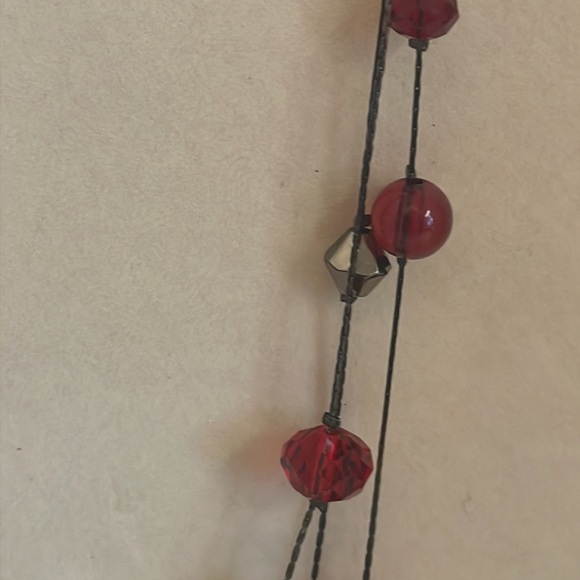 17” triple strand Boston link chain necklace with 17 red/orange & silver beads - Picture 7 of 10